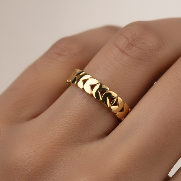 centrefield-ring-interlocking-links-gold-ever-jewellery