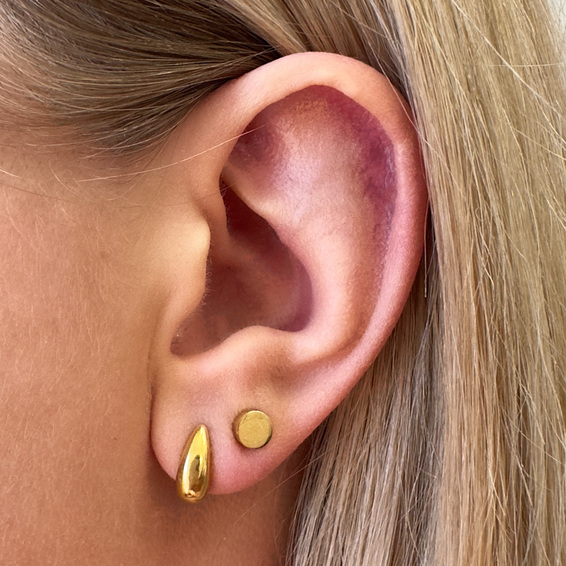 Swift Stud Earrings - Ever Jewellery 