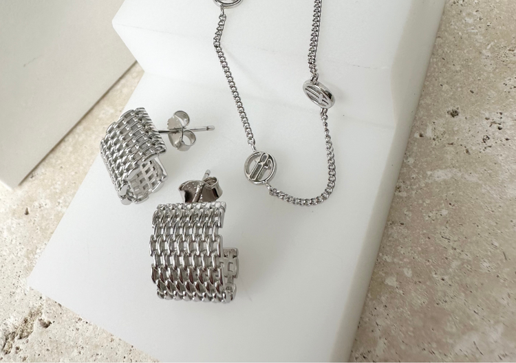 Silver vs. Gold Jewellery: How to Choose Based on Your Skin Tone