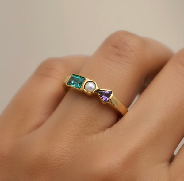 in-her-stride-bundle-apex-ring-worn-on-hand-ever-jewellery