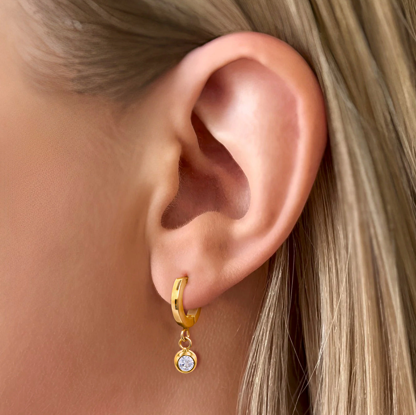 Form Huggie Earrings - Ever Jewellery 