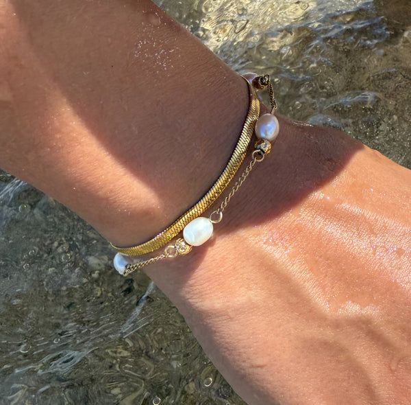 Off Court Pearl Bracelet freshwater pearl detail - waterproof gold chain bracelet stainless steel - EVER Jewellery