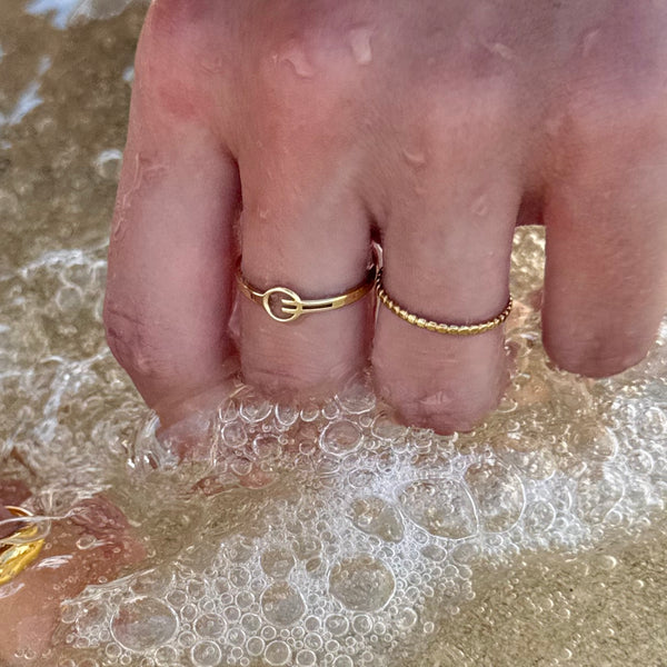 jump-stop-ring-waterproof-hand-in-water-ever-jewellery